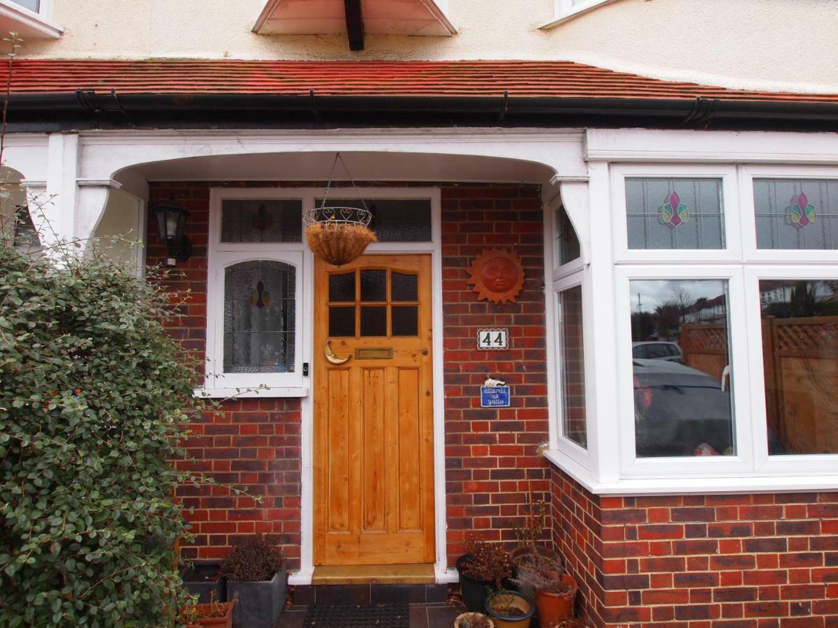Friendly Home In South London Morden Esterno foto