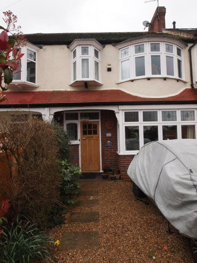Friendly Home In South London Morden Esterno foto